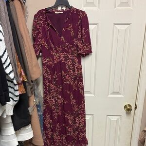 Chic Burgundy Floral Midi Dress